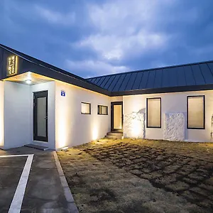 wooyeon-handong-private-pension.jejukoreahotels.com/